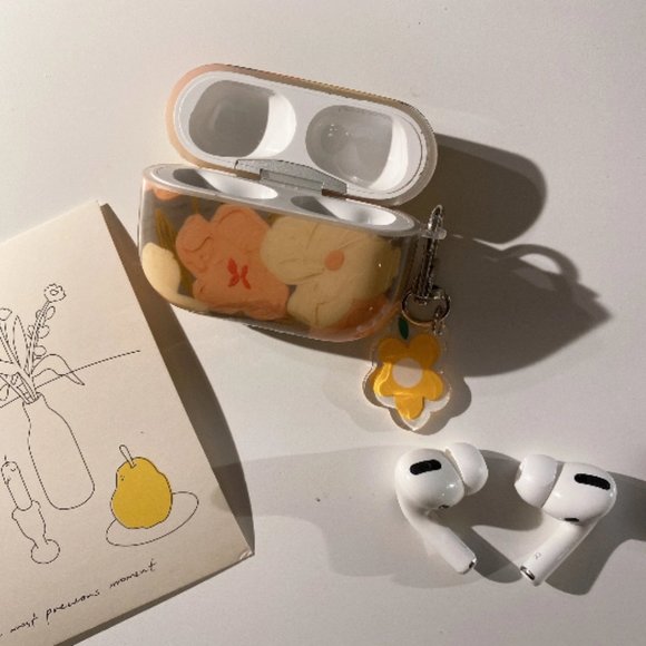 AIRPODS PRO CASE Aesthetic Flower Case with Flower Pendant Korean Style - Picture 2 of 3